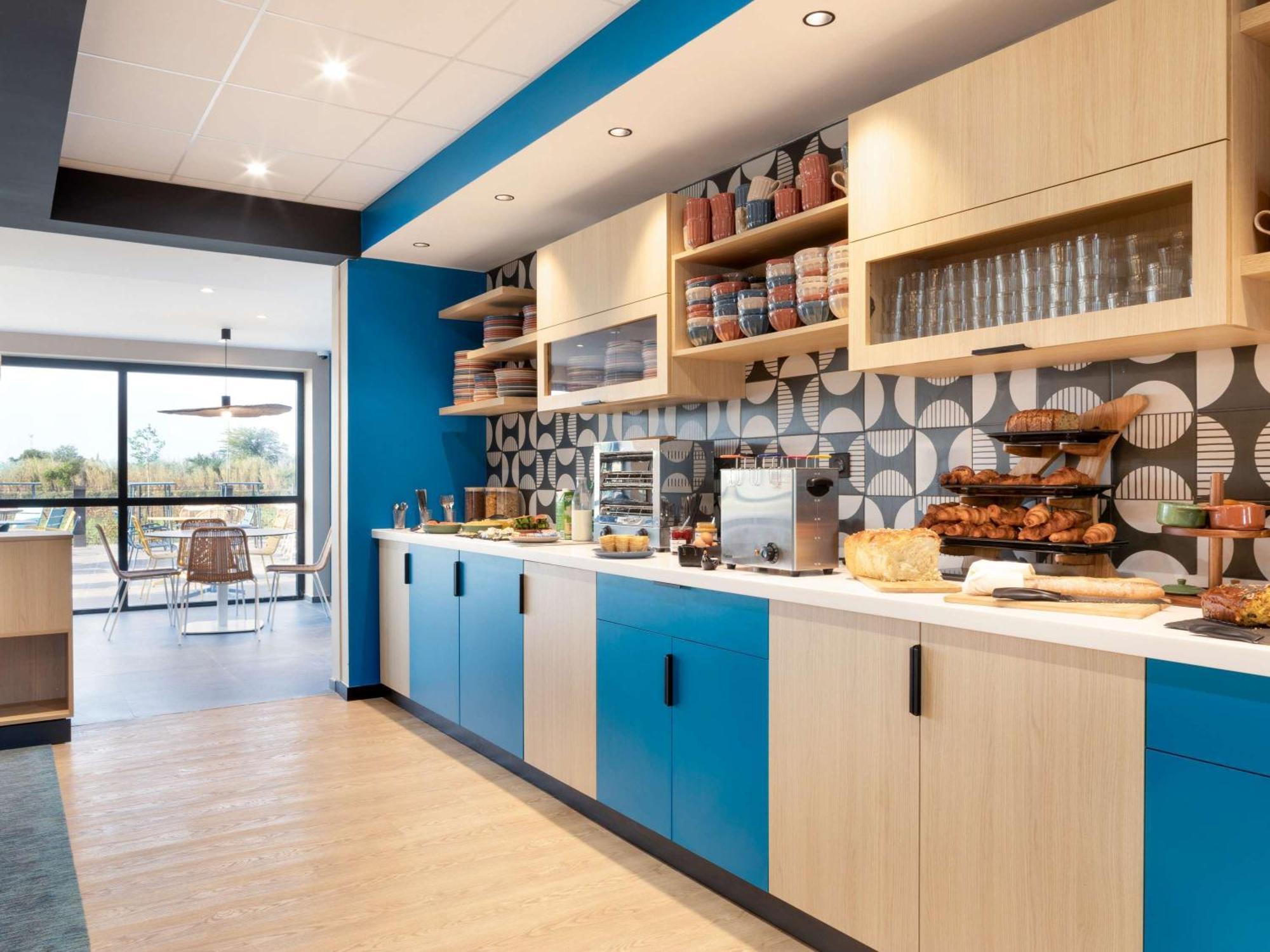 Hotel Ibis Styles Miramas Exteriér fotografie