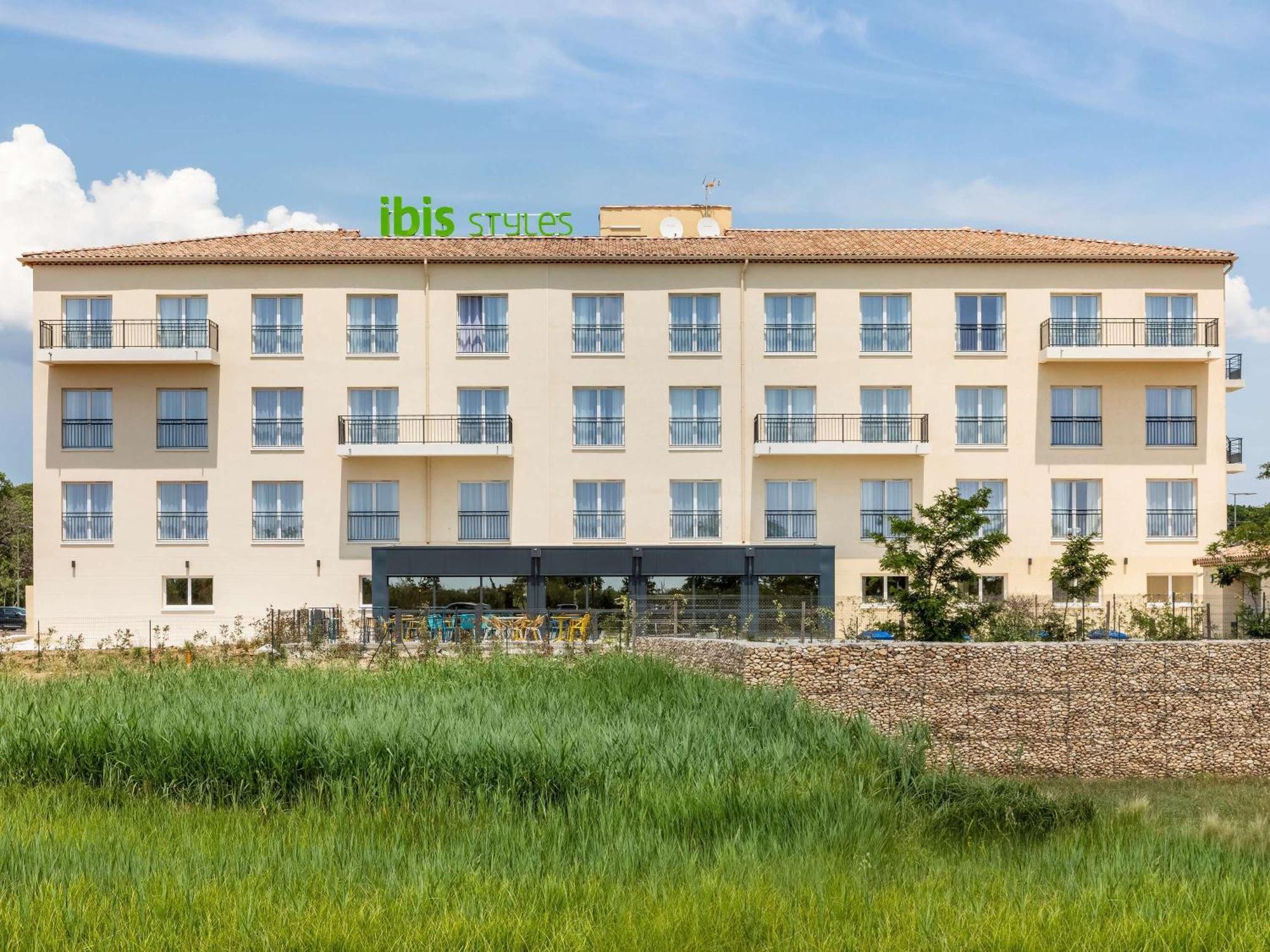 Hotel Ibis Styles Miramas Exteriér fotografie