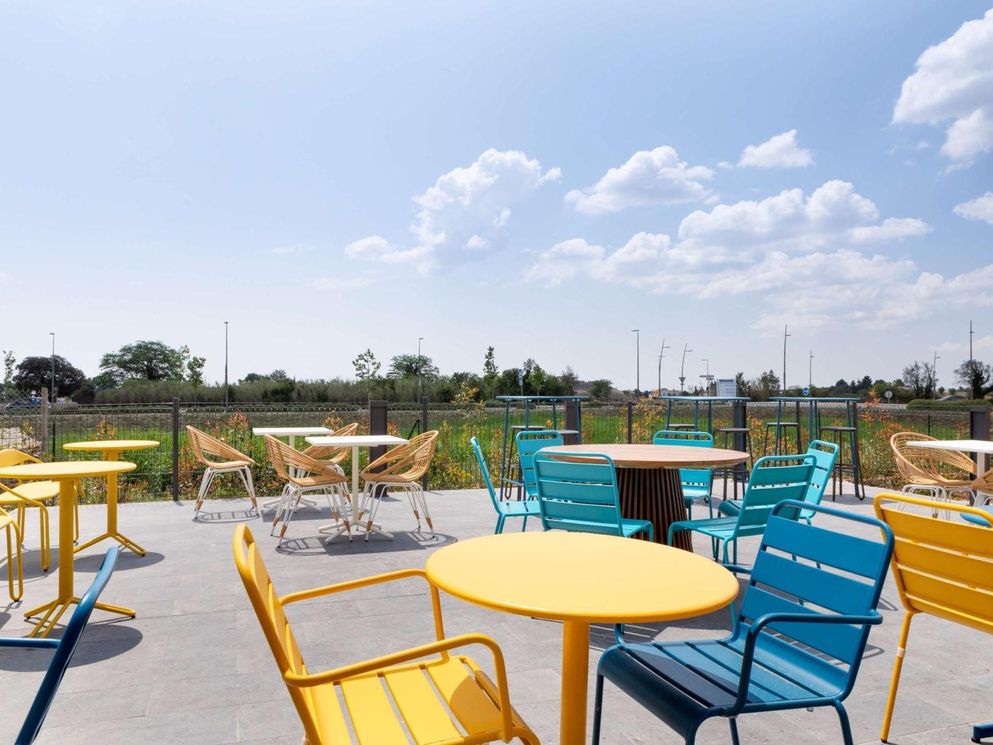 Hotel Ibis Styles Miramas Exteriér fotografie